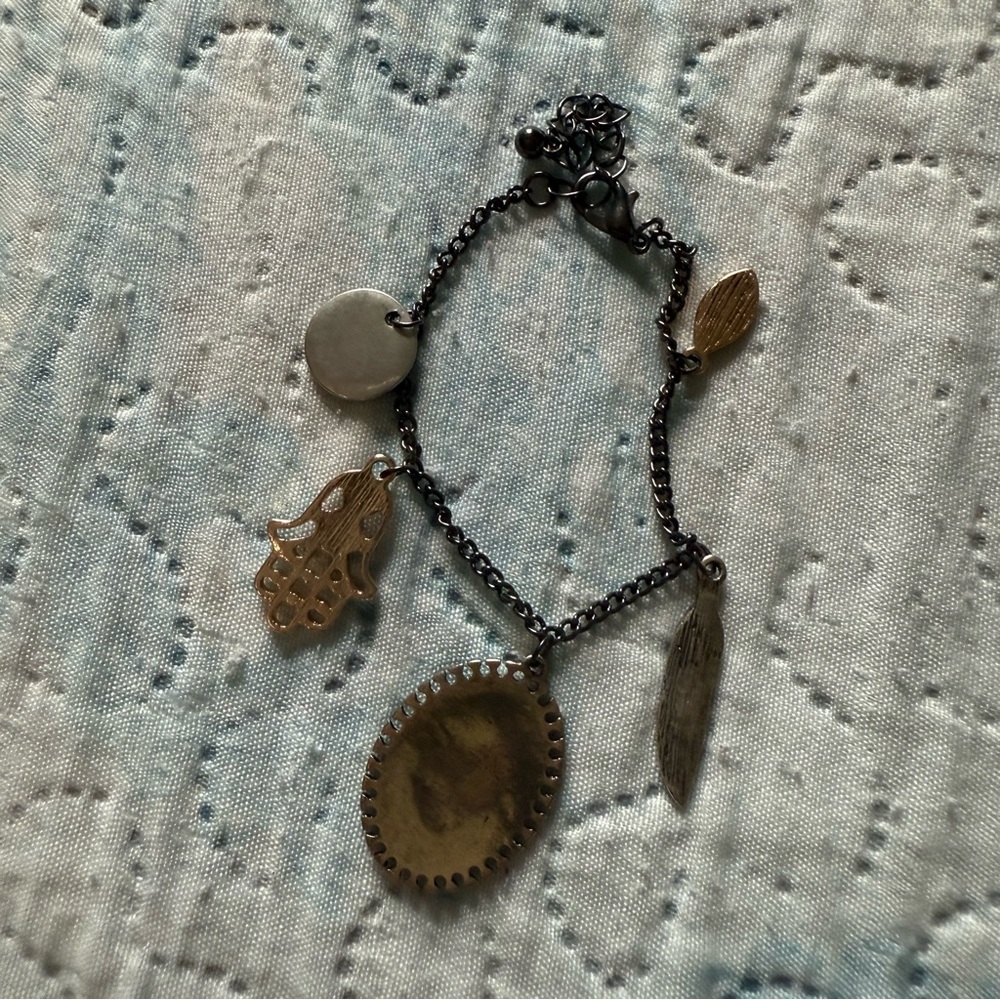 Elegant Multi-Charm Bracelet in Black and Gold - Picture 7 of 9